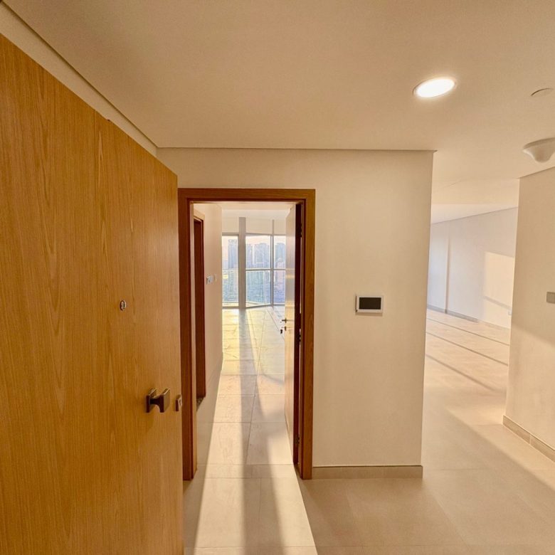 1 Bed Apartment | Radiant Atrium Residence | High Floor