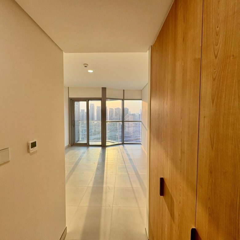 1 Bed Apartment | Radiant Atrium Residence | High Floor